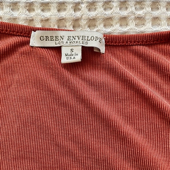 Green Envelopes Rust colored short sleeve blouse/top size small. - Picture 8 of 13